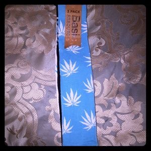 Size 10 13 men's 3 pack crew socks